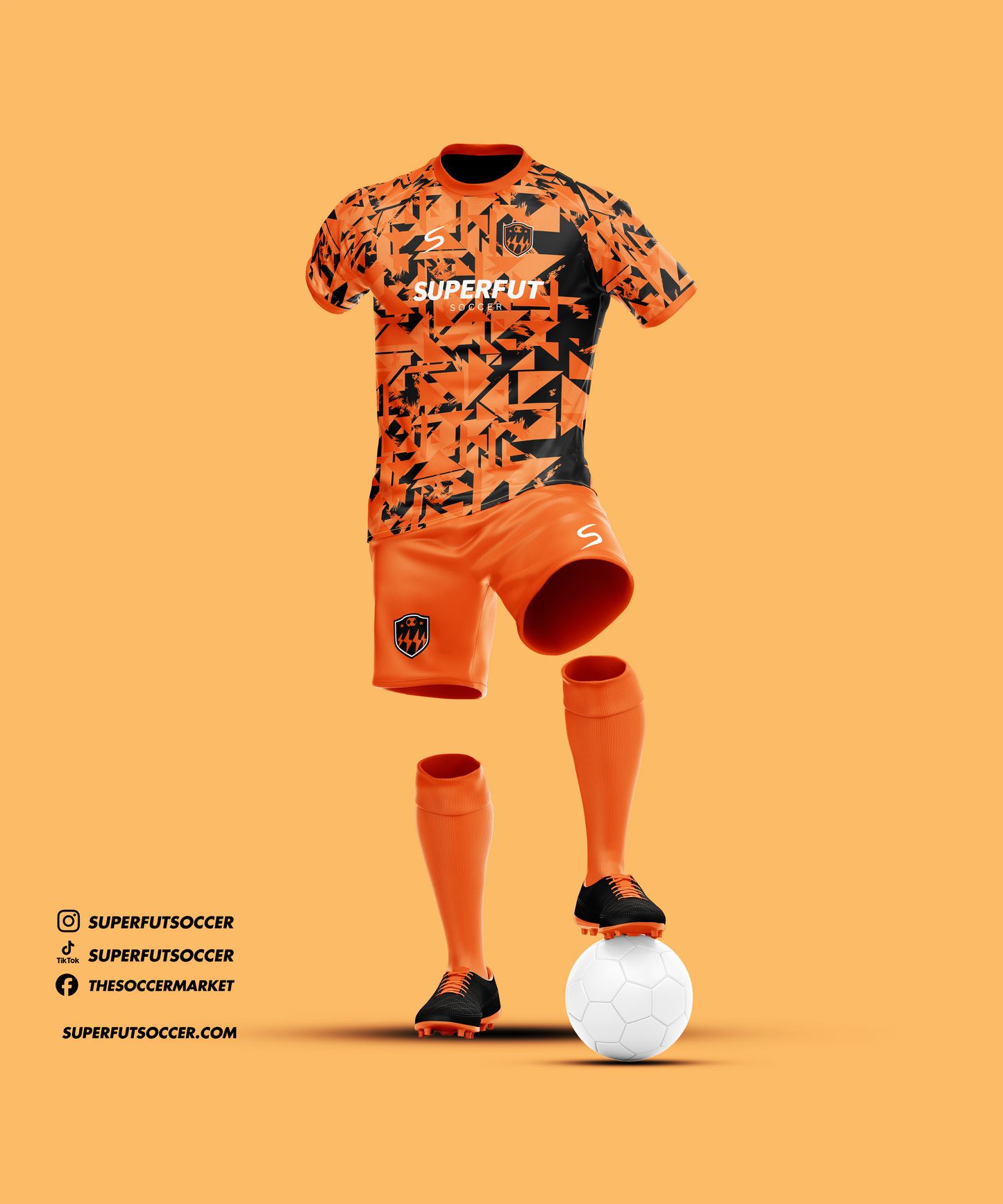 Kit de fútbol blanco y naranja – Personalizado (Camiseta + Pantalones cortos + Medias)